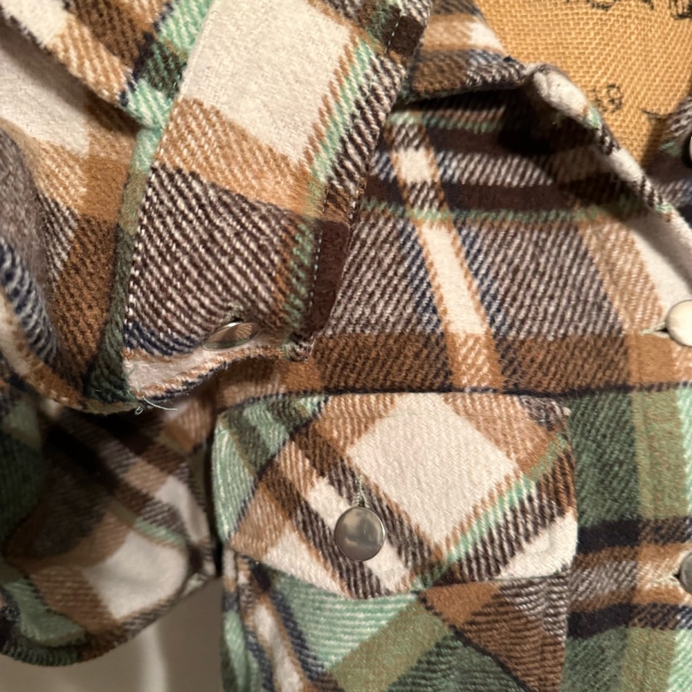 Flannel Shacket Button up large - Picture 3 of 12
